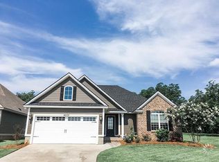 4255 Shadow Garden Dr, Hahira, GA 31632