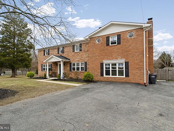 3rd image of 3970 Ravine Dr