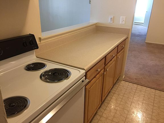 5th image of 782 Woodcreek Ct #A