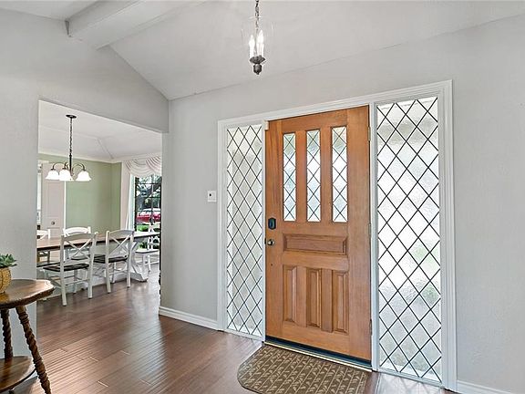 3rd image of 616 Goodwin Dr