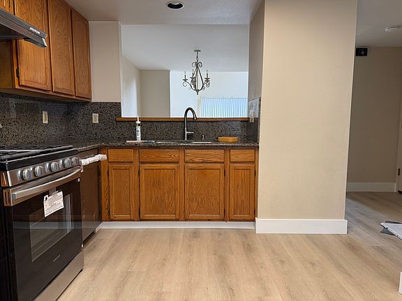 3rd image of 1581 Shanghai Cir