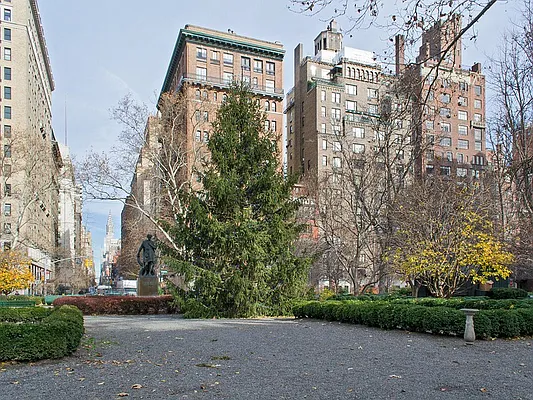 Sold by Sotheby's International Realty | media 14