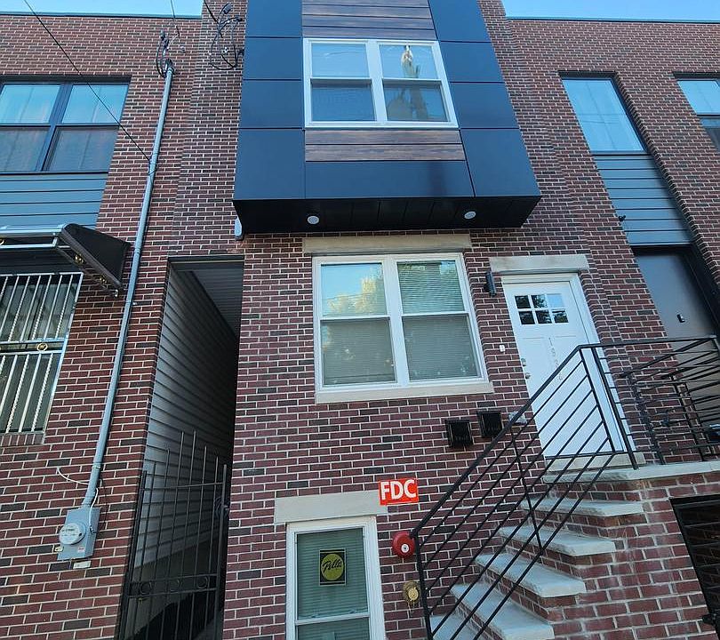 1st image of 1932 N 8th St