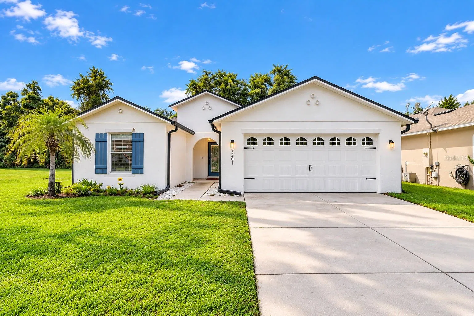 3 bed, 2.0 bath, 1880 sqft, $2,500 — Photo 1