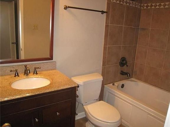 5th image of 617 Cedarwood Dr