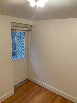 Rented by EXR | media 10