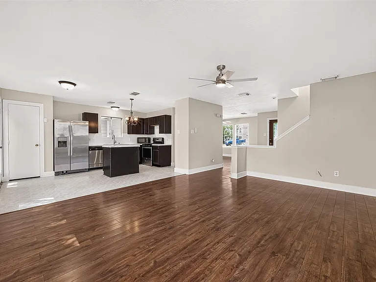 18174 Woodsdale Ct — Photo 9