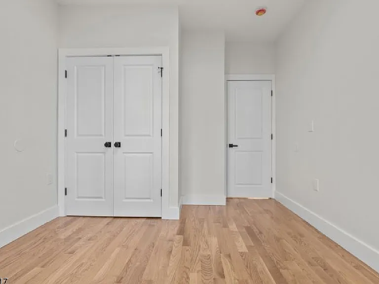 180 N 12th St #1 — Photo 12