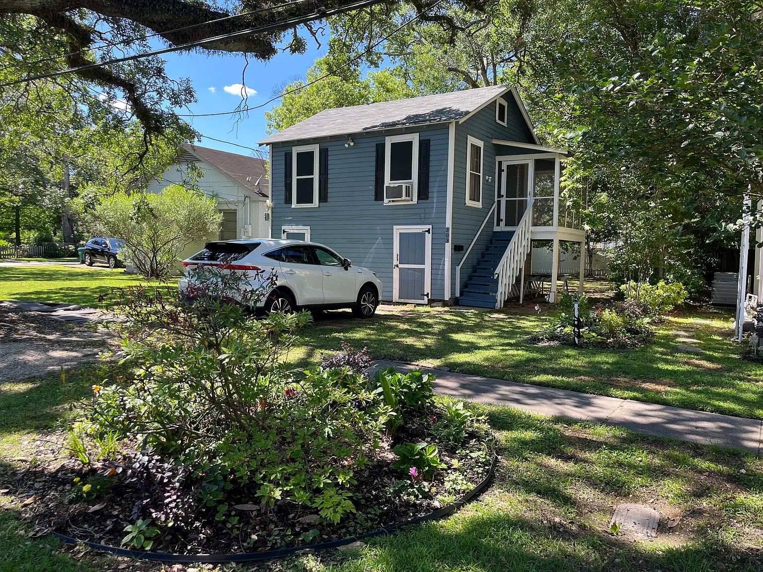 303 E Merry Ave — Photo 1
