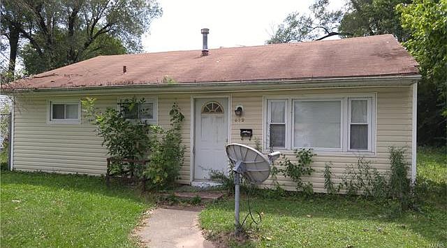 1st image of 214 Elm Dr
