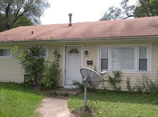 214 Elm Dr, East Saint Louis, IL 62203
