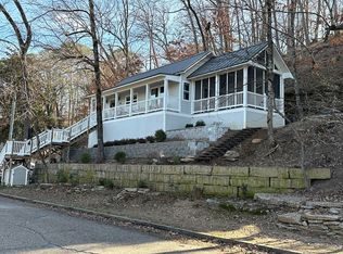 320 Spring St, Eureka Springs, AR 72632