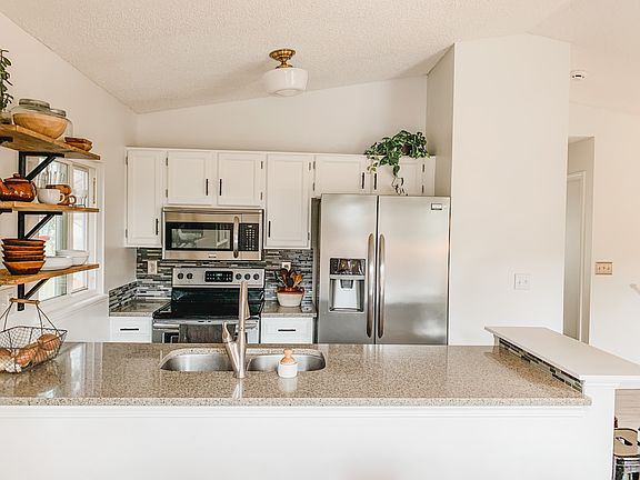 5th image of 5695 Bourke Dr
