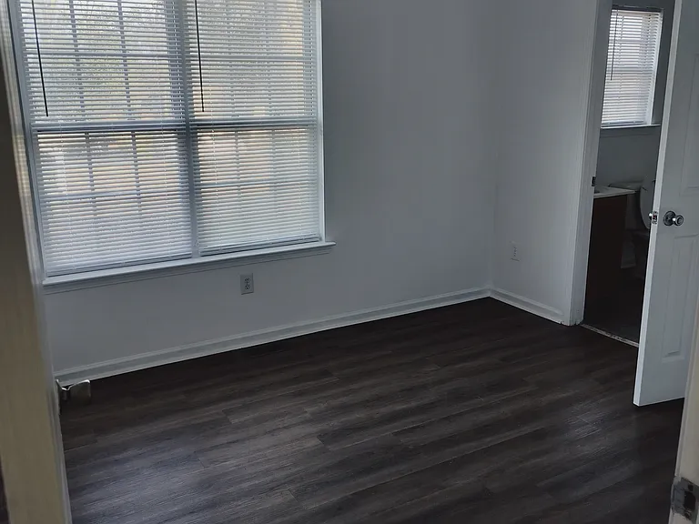 1310 Corbett St #1 — Photo 7