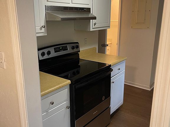 4th image of 1552 Live Oak Dr #B