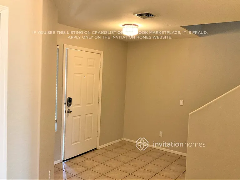 423 S Sabrina — Photo 4