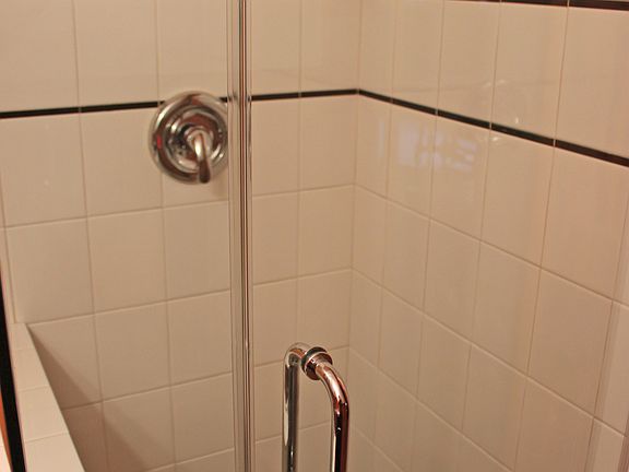 New Ceramic & Glass Shower