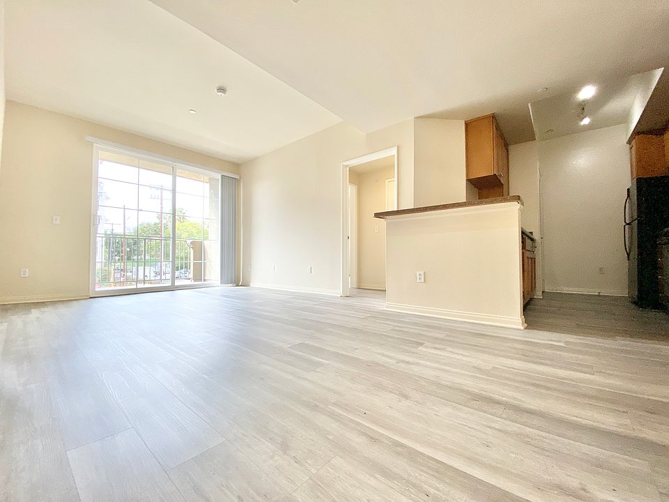1st image of 2810 S Sepulveda Blvd APT 301