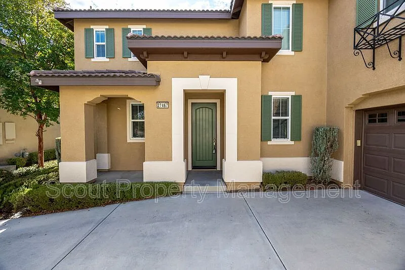 4 bed, 3.0 bath, 2304 sqft, $3,500 — Photo 3
