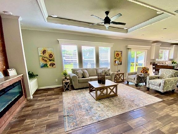 4th image of 4754 SW 10th St