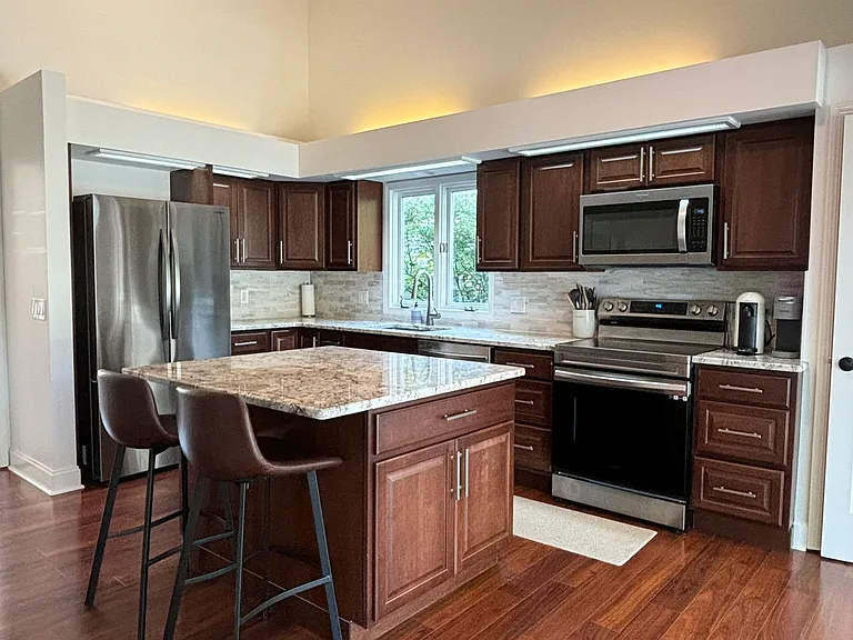 6035 Whitegate Xing — Photo 7