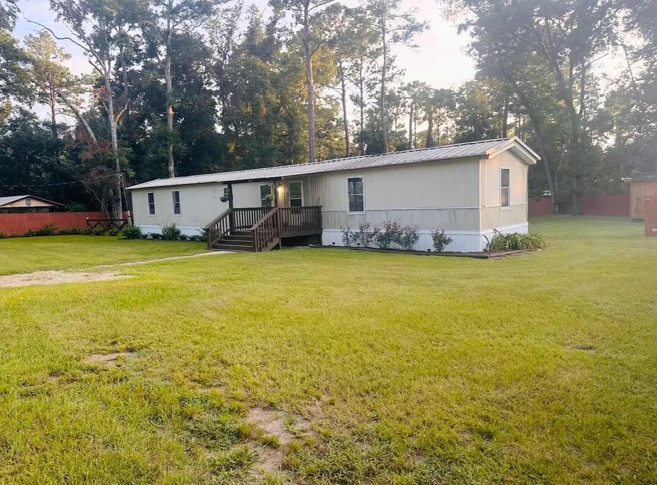 3 bed, 1064 sqft, $1,600 — Photo 2