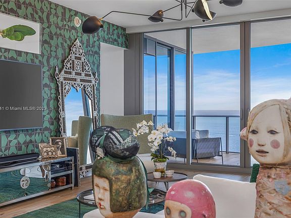 5th image of 15701 Collins Ave #2704