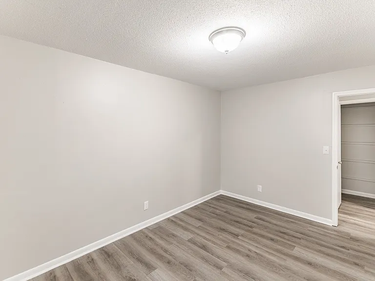 Sandlin Villas Apartments — Photo 16