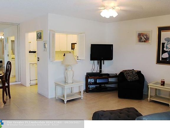 5th image of 107 Oakridge I #107