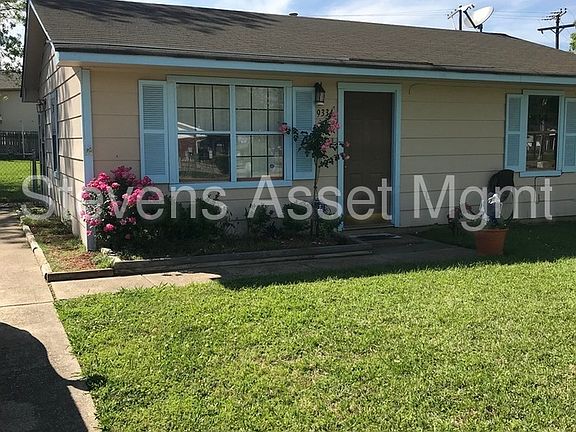 3rd image of 9334 Normandie Dr