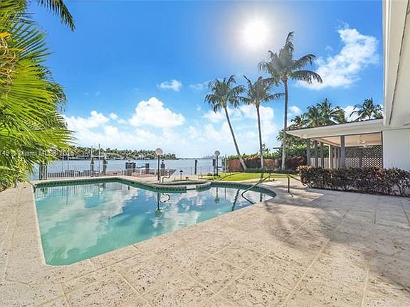5th image of 1180 Bay Dr #0