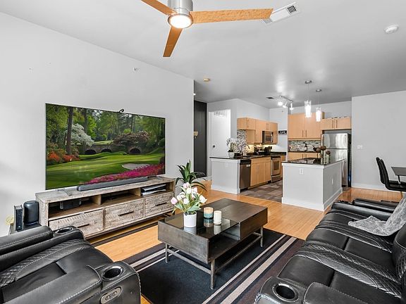 4th image of 4414 Cedar Springs Rd APT 209
