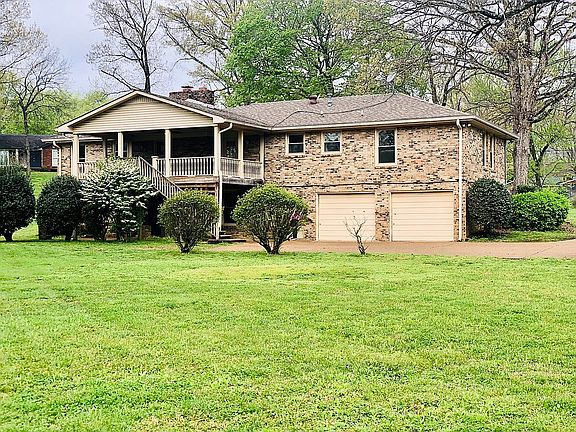 2 car garage with huge drive