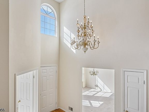 5th image of 2401 Decatur Ct