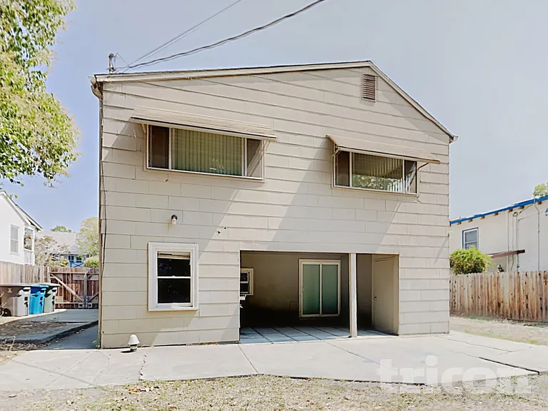 7 Howard Ave — Photo 17