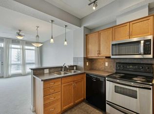 133 NE Rockyledge Vw NW #14, Calgary, AB T3G5X2
