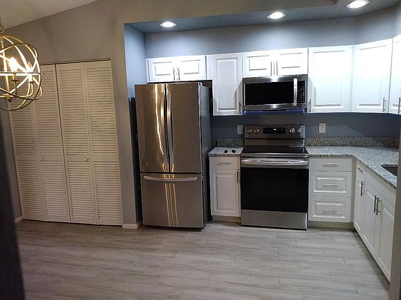 5th image of 3911 42nd St W
