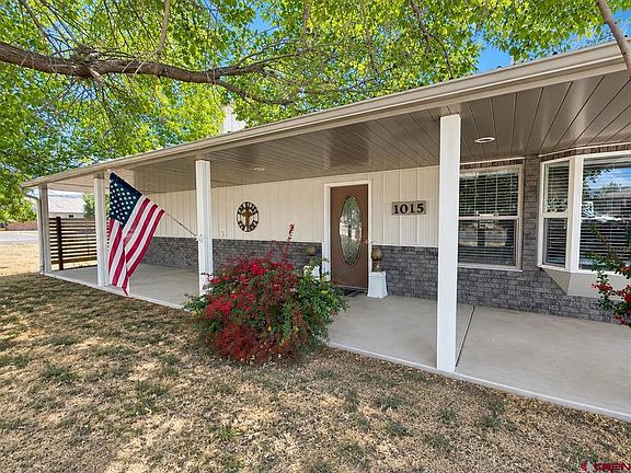 2nd image of 1015 SE Deer Creek Drive