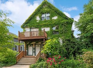 1422 Greenwood St, Evanston, IL 60201