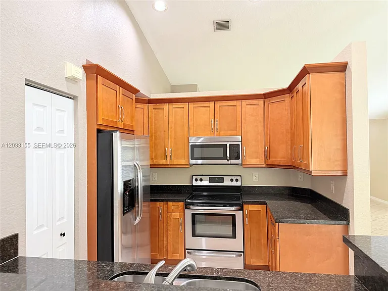 1530 Canary Island Dr — Photo 2