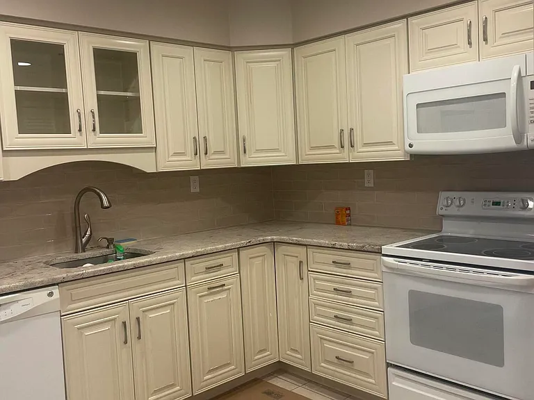 25 Meadow Ave #96 — Photo 6