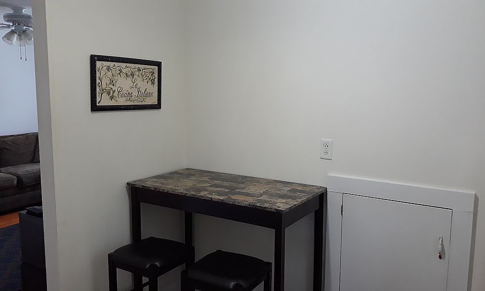 2nd image of 635 E Iredell Ave