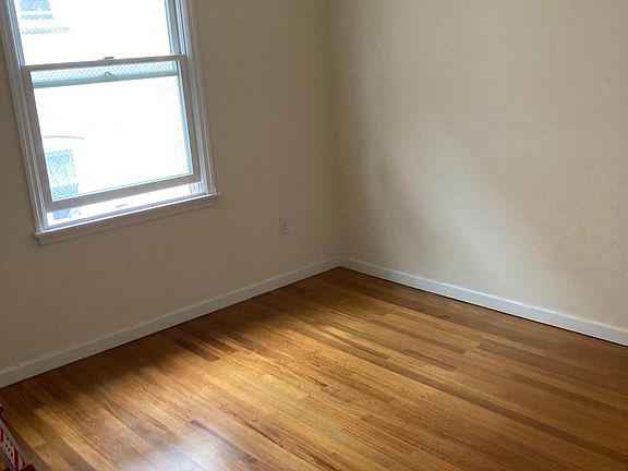 2nd image of 90 Kearny Ave Unit 3