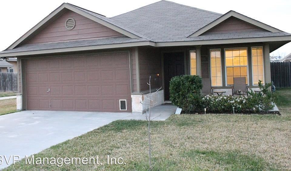1st image of 914 Crested Point Dr