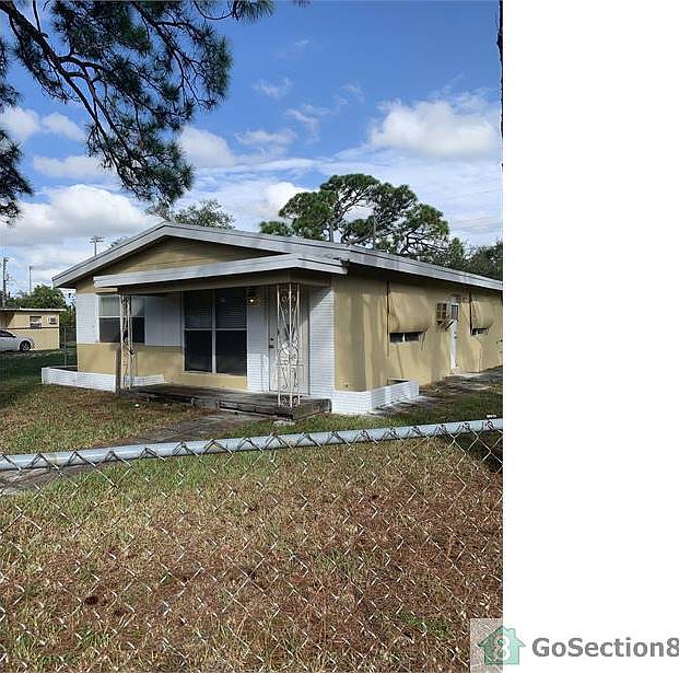 1st image of 900 NW 16th Ter