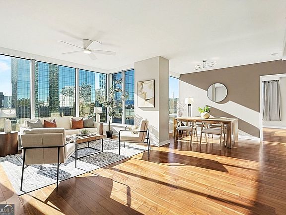 2nd image of 3338 Peachtree Rd NE APT 709