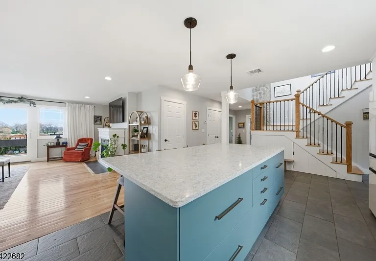 23 Edgemere Ave — Photo 7