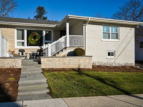 2nd image of 530 Anthony St #530