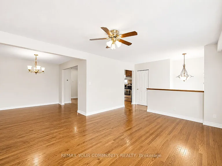 376 Agar Ave #UPPER — Photo 4