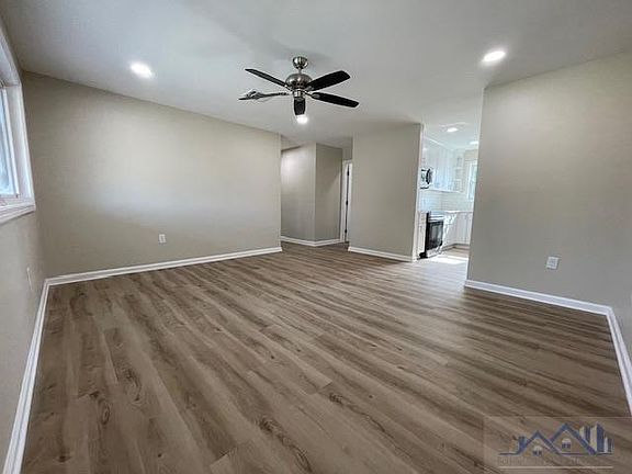 2nd image of 118 Neptune St